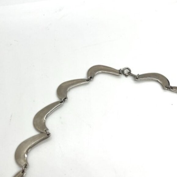VINTAGE MODERNIST MOON CRESCENT LINK NECKLACE SILVER TONE SCALLOP BIB COLLAR - Picture 11 of 16